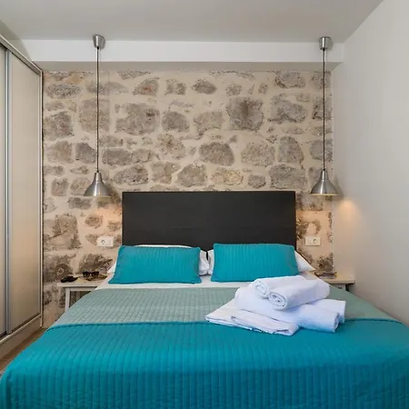 Coral Apartment *
